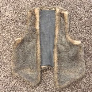 Aerie furry vest!